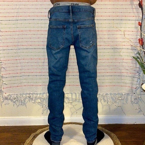 ❗️🎉HOST PICK❗️Old Navy Flex Slim Fit Plaid Ted Patch Distressed Jeans - Picture 3 of 9